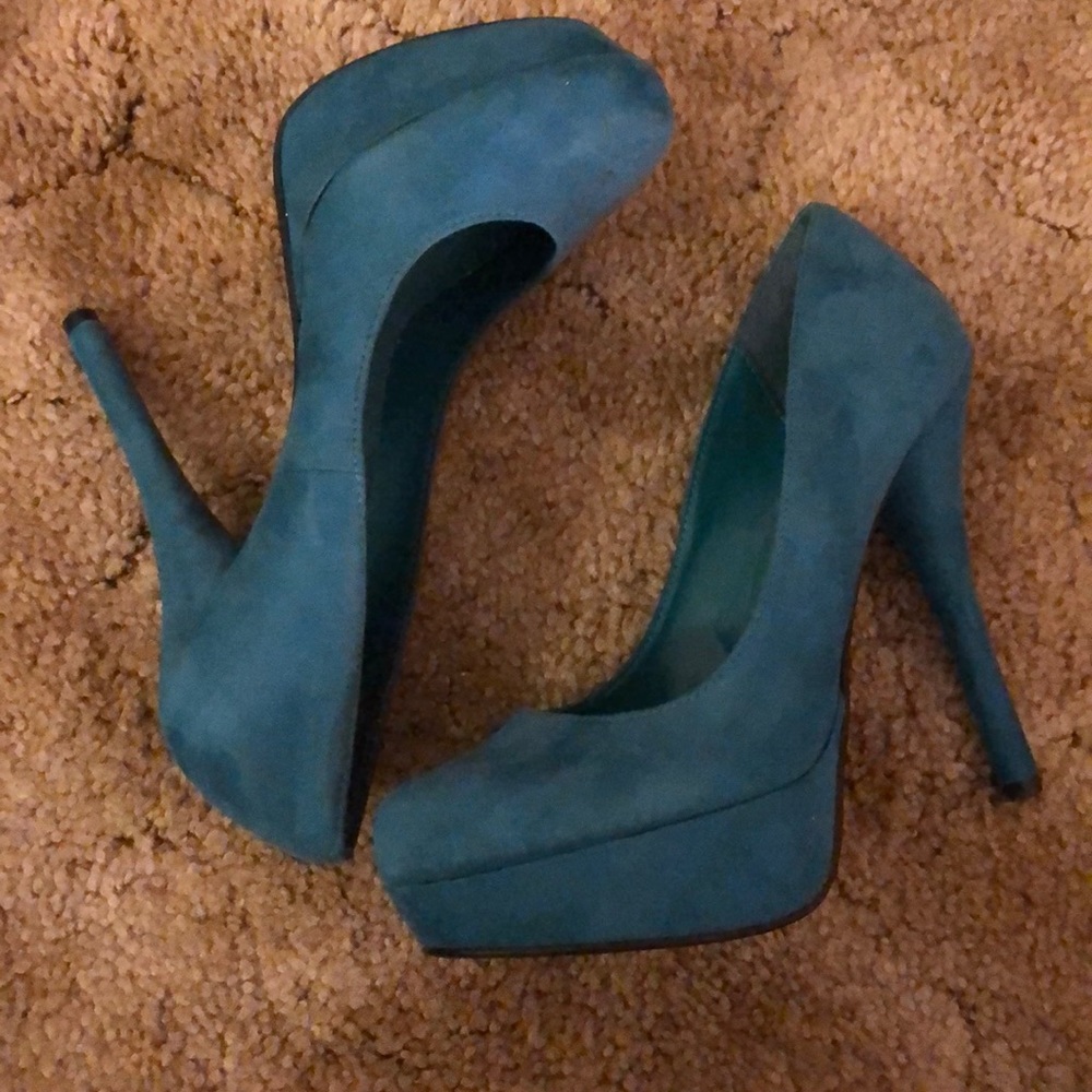 Never been worn Pumps